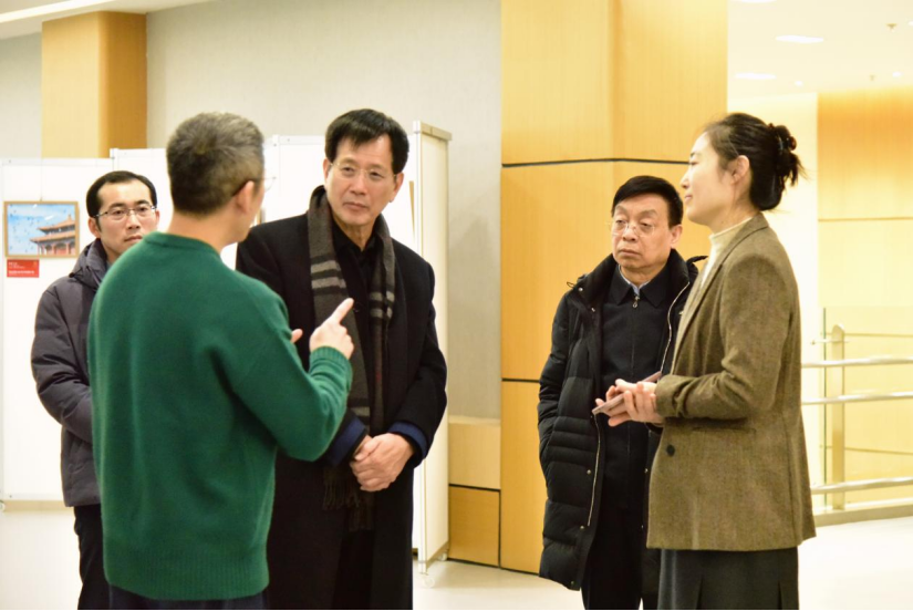 俞可平会长一行考察北京无障碍环境建设成果